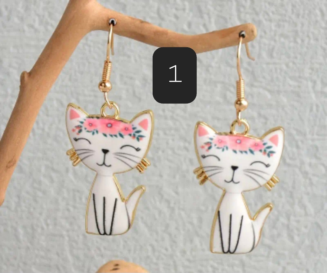 Boucles d'oreilles pendantes chat plusieurs coloris