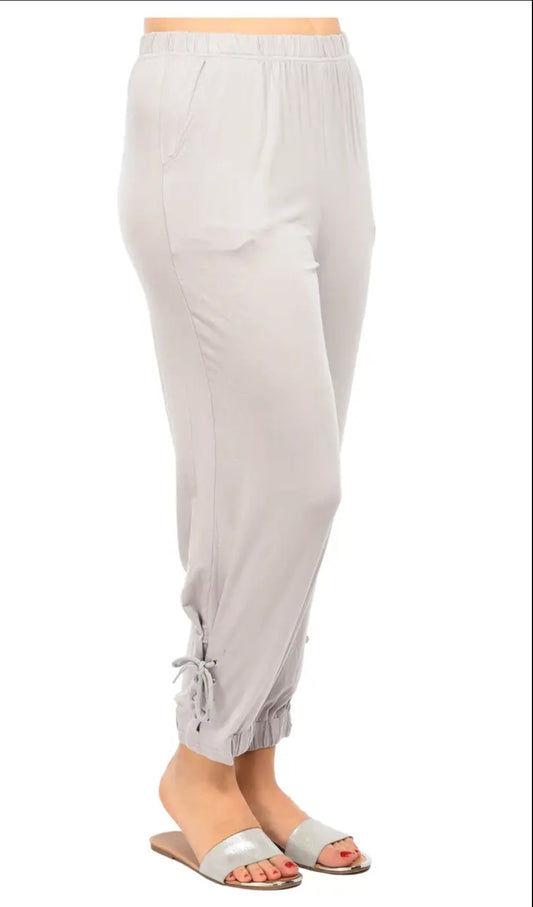 Pantalon avec laçage plusieurs coloris
