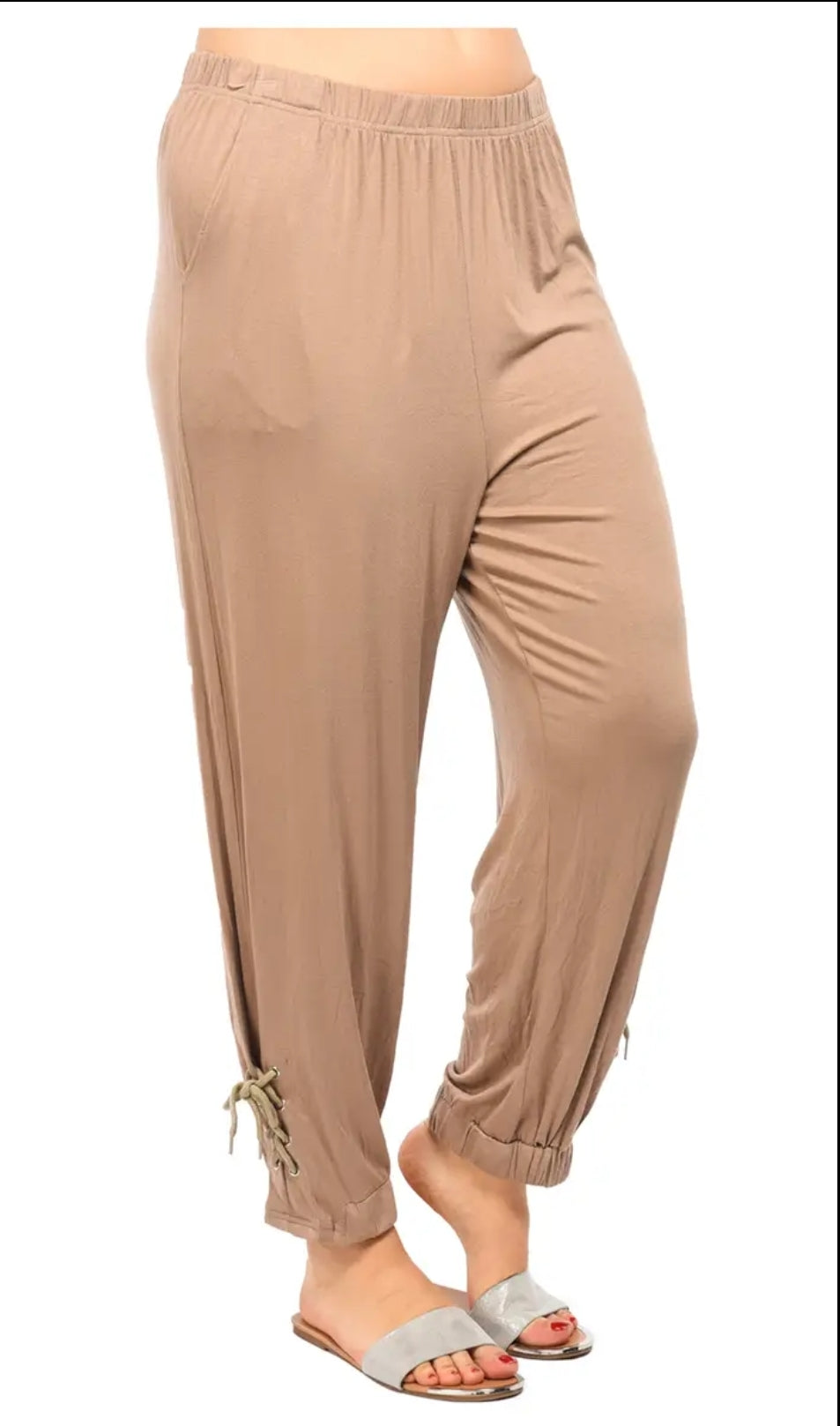 Pantalon avec laçage plusieurs coloris
